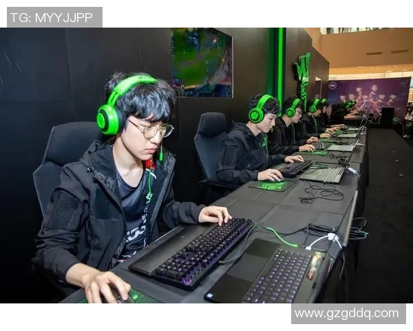 深入解析EDG战队的盯防策略与战术布局全景探秘实时新闻